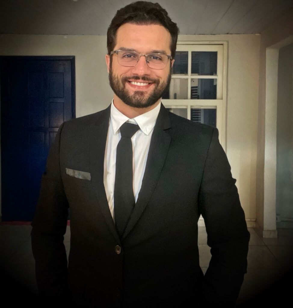 Dr. Iúri Marcel Azevedo Soares